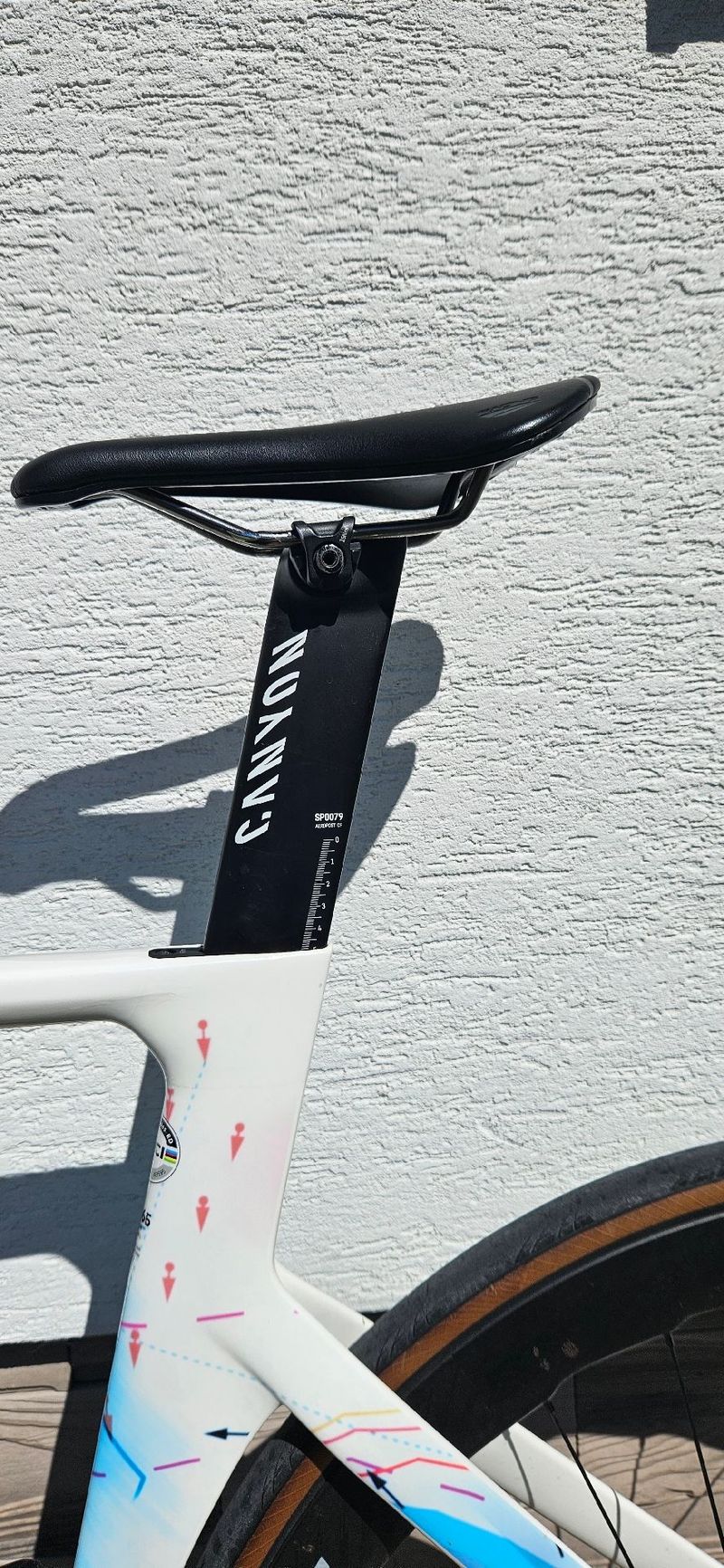 Used Canyon Aeroad CFR eTap 2024 2024 Road & Gravel, White — image 10 of 14