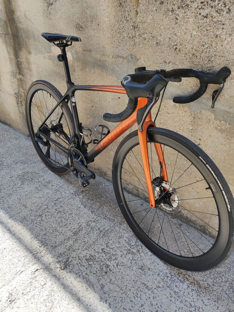 Giant TCR Advanced Pro Disc 0 Ultegra Di2 2022 2022 Road & Gravel de segunda mano, Negro — imagen 4 de 7