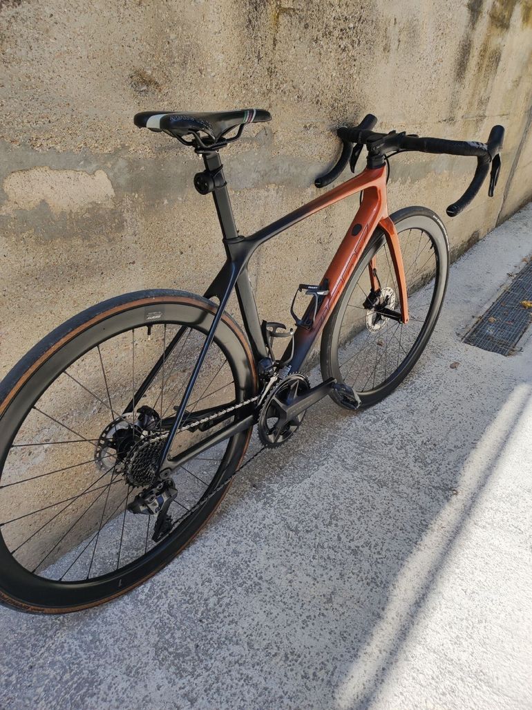 Giant TCR Advanced Pro Disc 0 Ultegra Di2 2022 2022 Road & Gravel de segunda mano, Negro — imagen 5 de 7