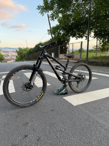 Tweedehands YT Custom Shimano SLX 2025 MTB