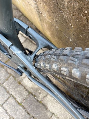 Used Scott Genius 950 2022 2022 Mountainbike, Light Gray, 29 — image 3 of 6