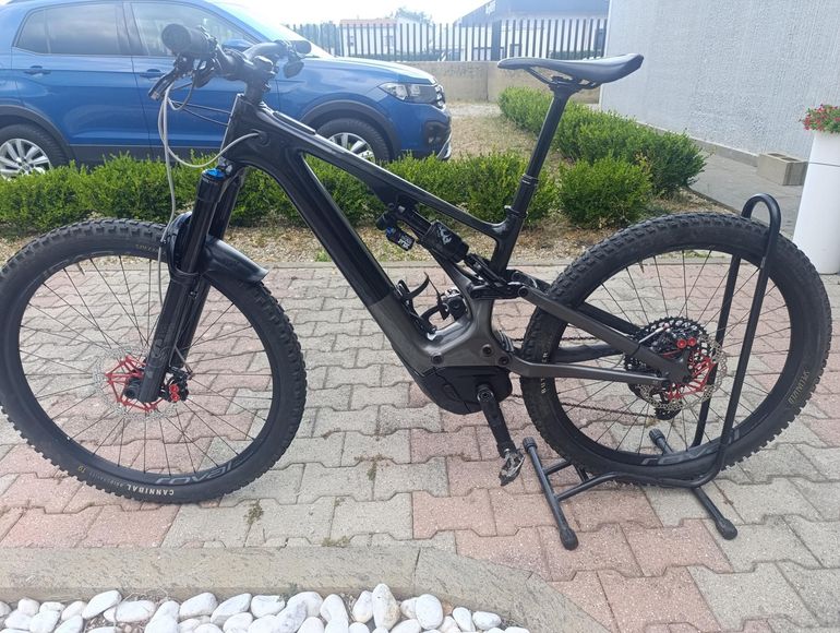 Used Specialized Turbo Levo Expert 2022 2022 Mountainbike, Black, 29, 27.5 — image 1 of 8