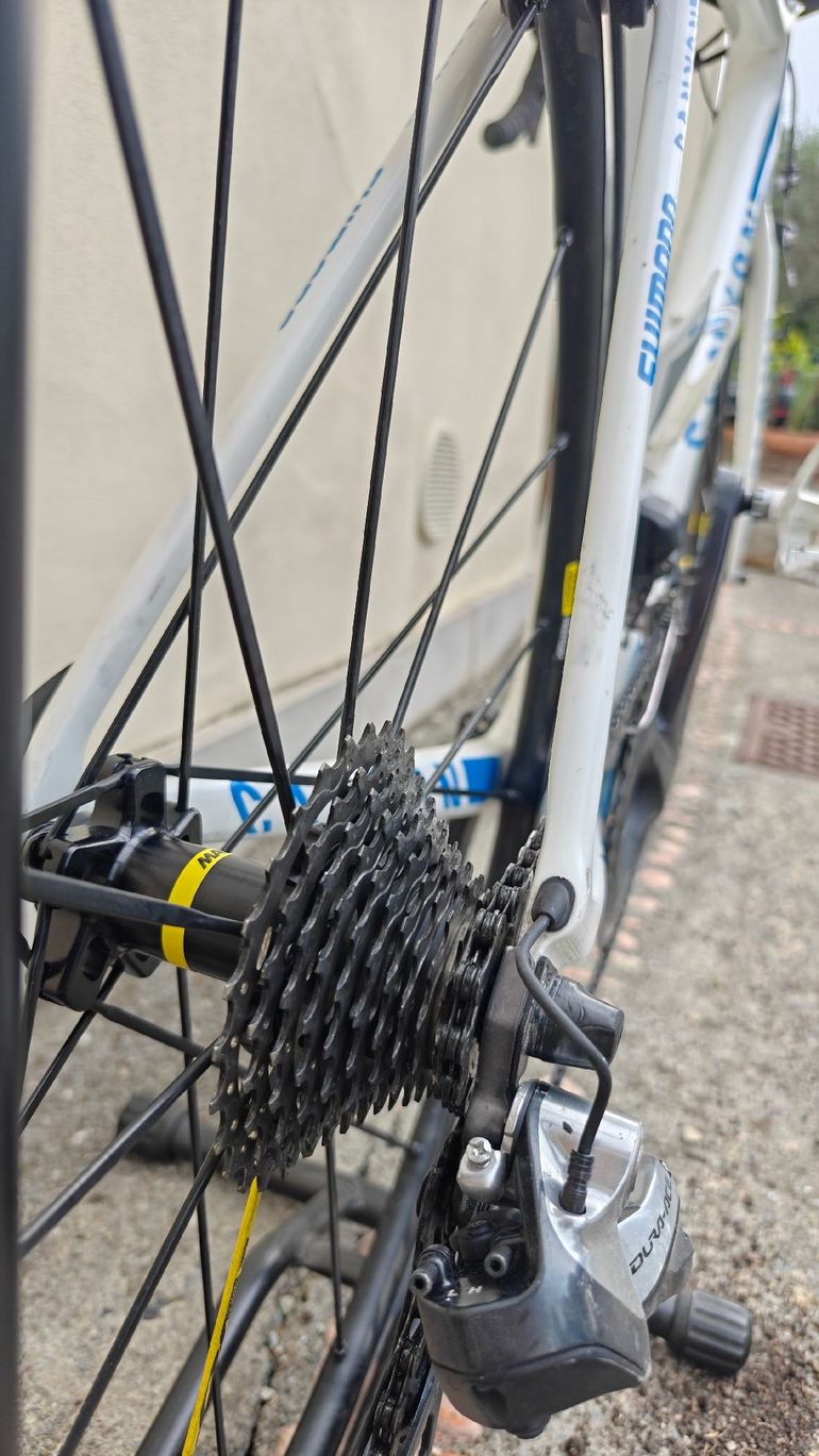 Tweedehands Canyon Ultimate Shimano Dura Ace Di2 2017 Road & Gravel — afbeelding 10 van 14