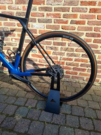 Used Canyon Ultimate CF SL 7 2023 2023 Road & Gravel, Black — image 7 of 7