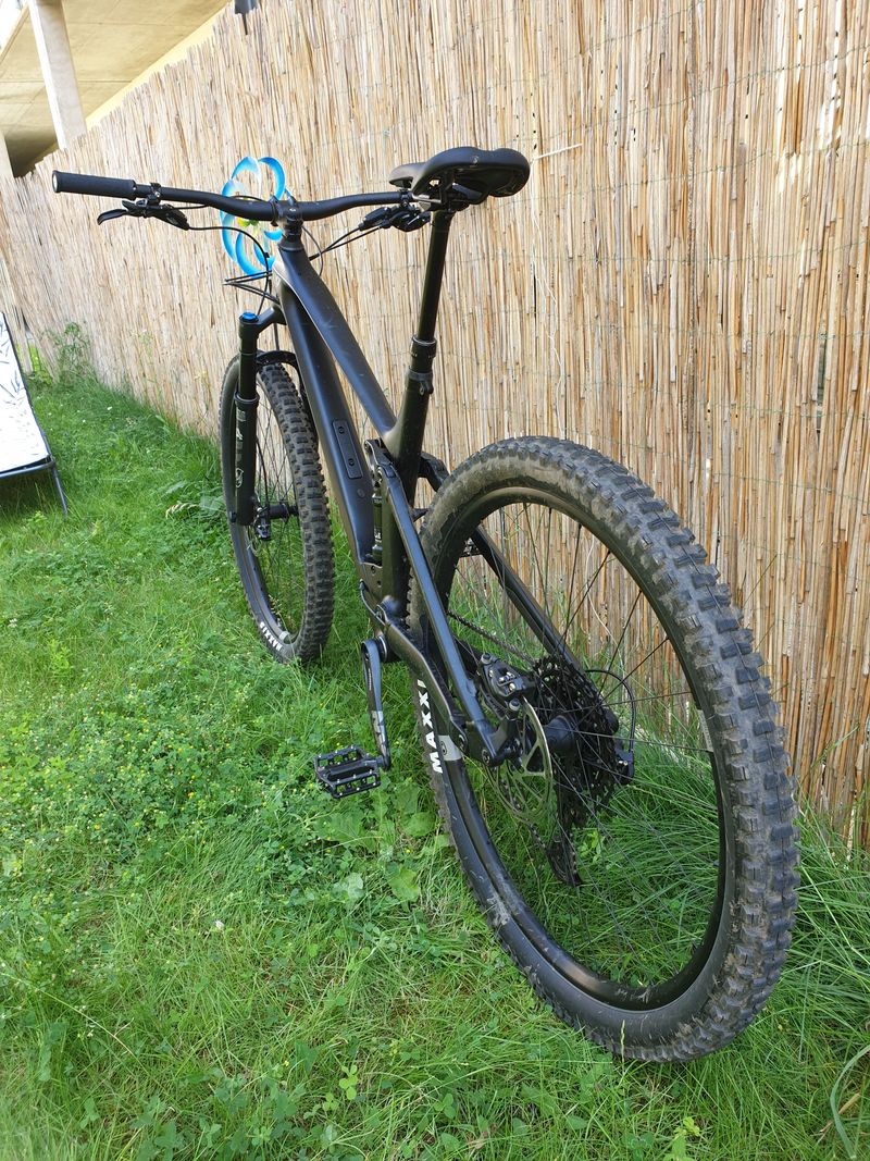 Used YT Industries Izzo CORE 2 29 2023 2023 Mountainbike, Black, 29 — image 3 of 9