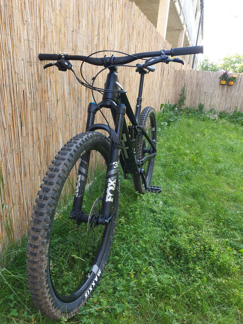 Used YT Industries Izzo CORE 2 29 2023 2023 Mountainbike, Black, 29 — image 4 of 9