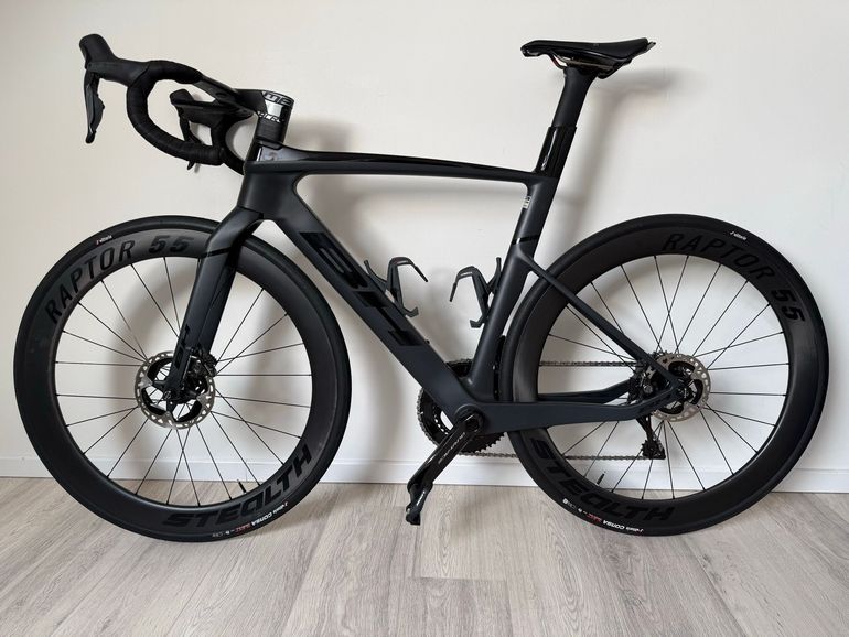 BH AEROLIGHT 8.0 2023 2023 Road & Gravel d'occasion — image 2 sur 12