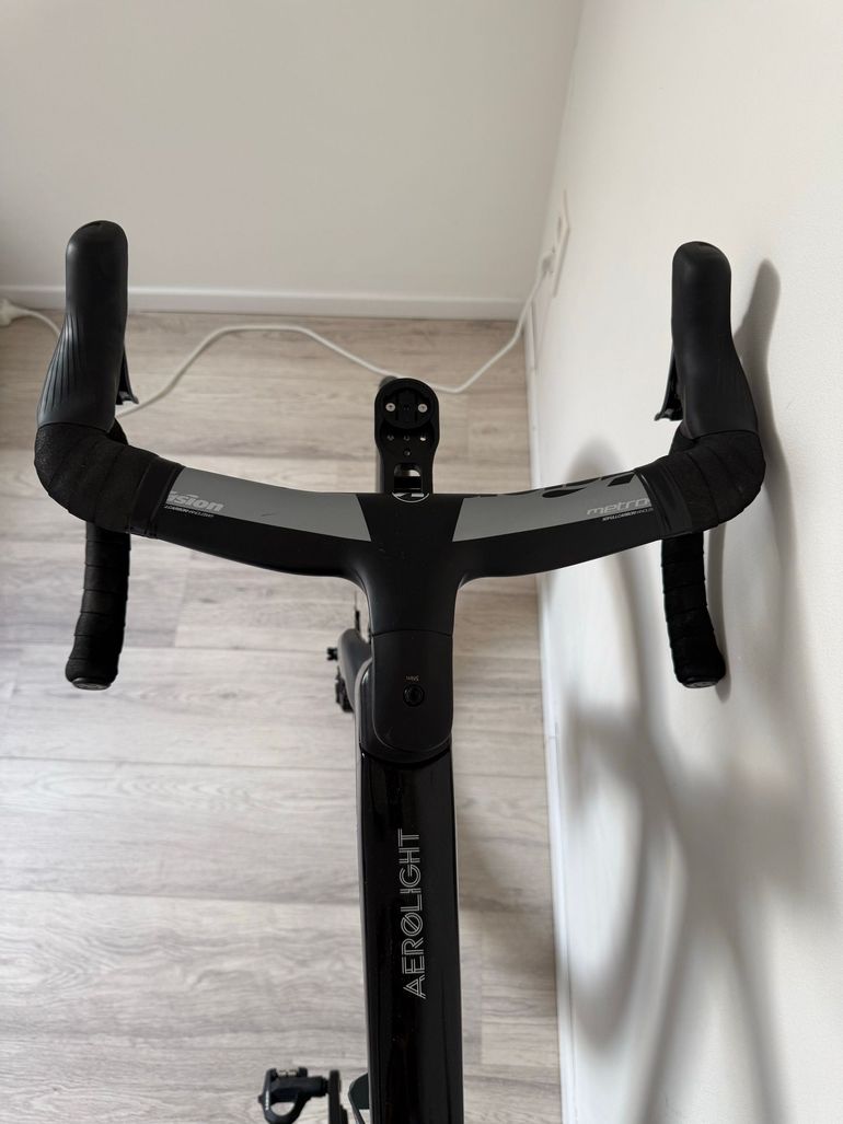BH AEROLIGHT 8.0 2023 2023 Road & Gravel d'occasion — image 7 sur 12