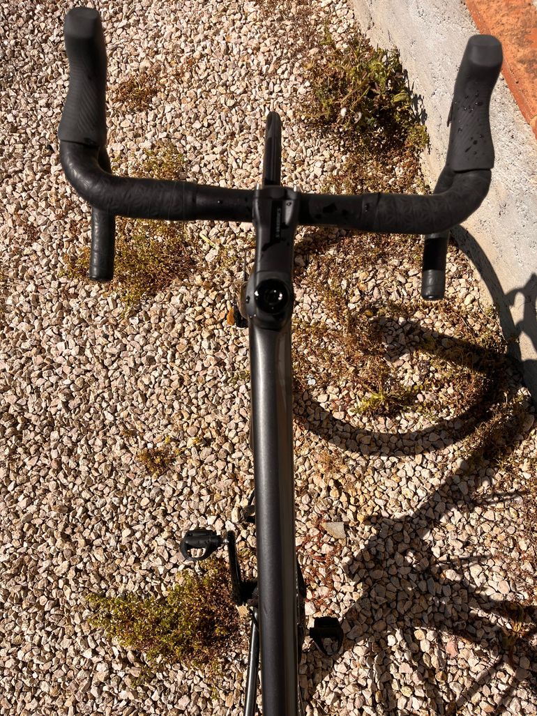 Tweedehands Specialized Tarmac SL8 Expert 2024 2024 Road & Gravel — afbeelding 2 van 10