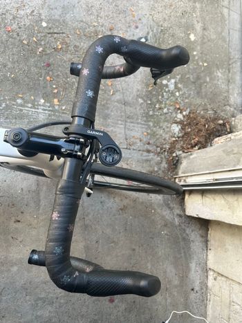 Used Specialized Tarmac SL6 Disc Comp - Ultegra Di2 2020 2020 Road & Gravel, White — image 3 of 5
