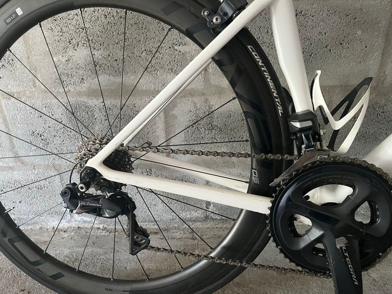 Used Specialized Tarmac SL6 Disc Comp - Ultegra Di2 2020 2020 Road & Gravel, White — image 2 of 5