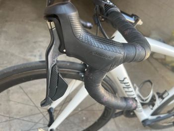 Used Specialized Tarmac SL6 Disc Comp - Ultegra Di2 2020 2020 Road & Gravel, White — image 4 of 5