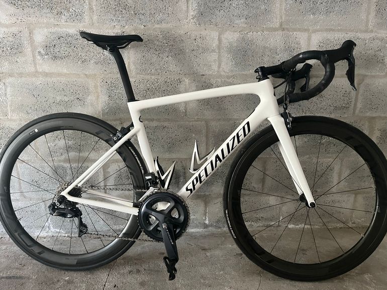 Used Specialized Tarmac SL6 Disc Comp - Ultegra Di2 2020 2020 Road & Gravel, White — image 1 of 5