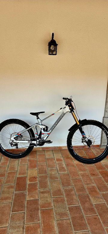Mondraker Summum Shimano Saint 2024 MTB usato