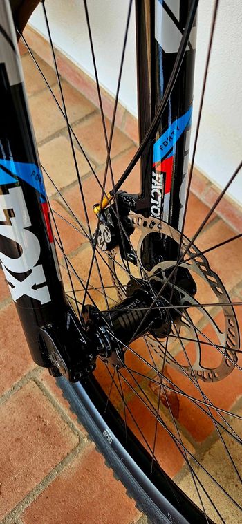 Used Mondraker Summum Shimano Saint 2024 Mountainbike, White — image 4 of 5