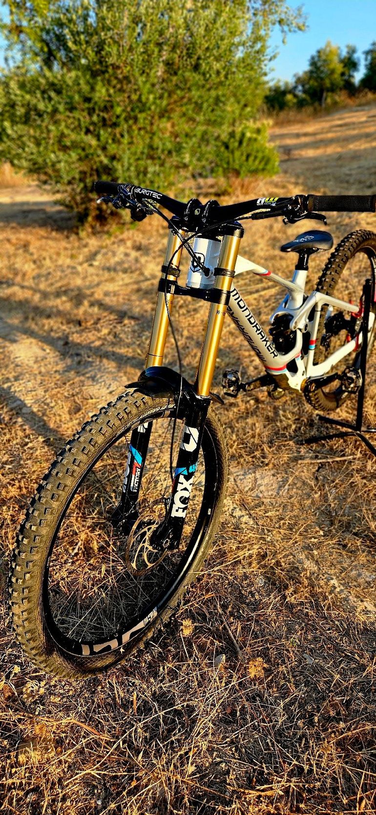Gebrauchtes Mondraker Summum Shimano Saint 2024 Mountainbike, Weiß — Bild 13 von 22