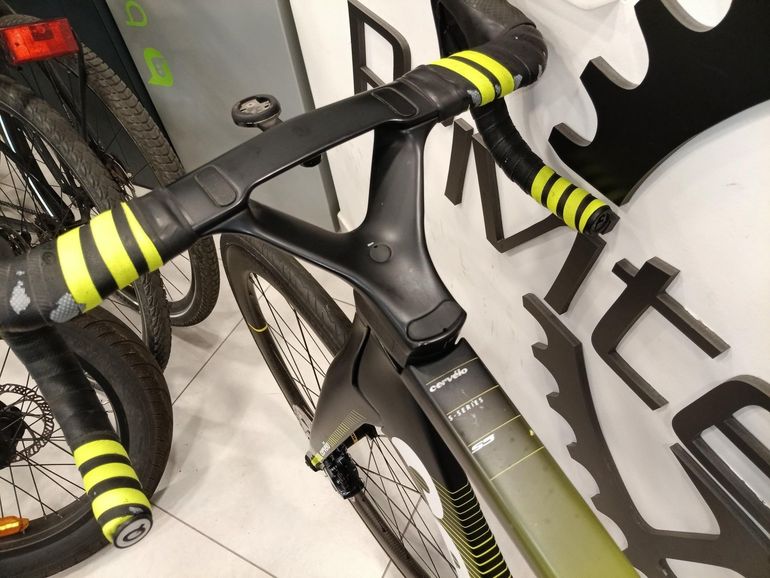 Použité Cervélo S5 Ultegra Di2 Disc 2019 2019 Road & Gravel — obrázek 10 z 22