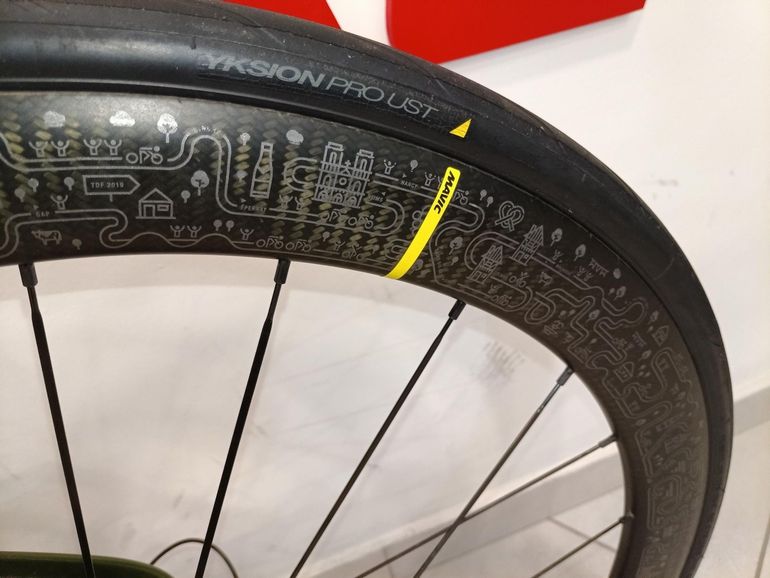 Použité Cervélo S5 Ultegra Di2 Disc 2019 2019 Road & Gravel — obrázek 15 z 22