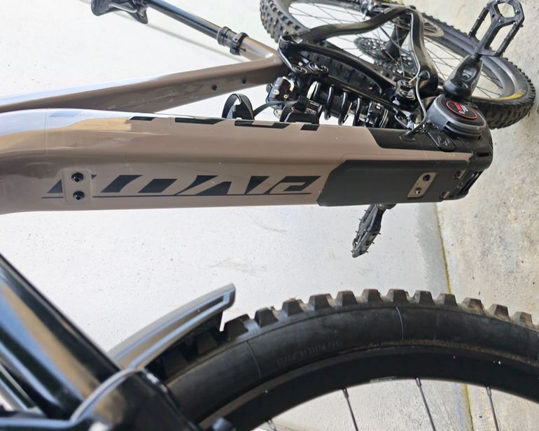 Używany Pivot Shuttle Am Pro 2025 2025 Mountainbike — zdjęcie 6 z 10