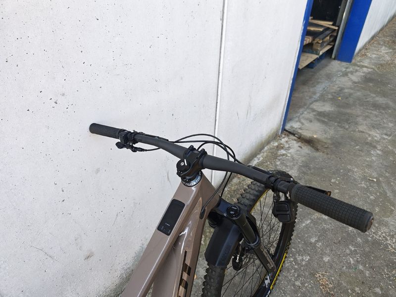 Pivot Shuttle Am Pro 2025 2025 Mountainbike d'occasion — image 19 sur 53