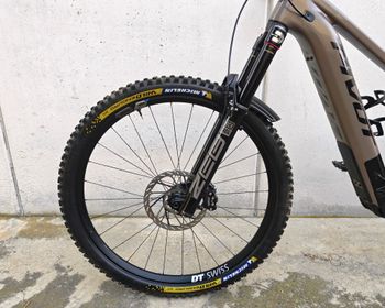 Używany Pivot Shuttle Am Pro 2025 2025 Mountainbike — zdjęcie 8 z 10