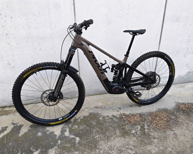 Używany Pivot Shuttle Am Pro 2025 2025 Mountainbike — zdjęcie 2 z 10