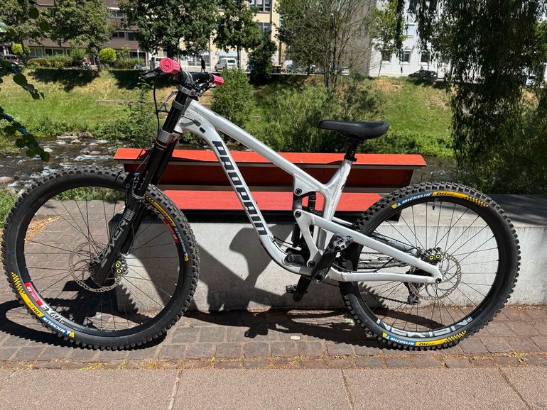 Použité Propain Spindrift SRAM GX DH 2024 Mountainbike — obrázek 3 z 20