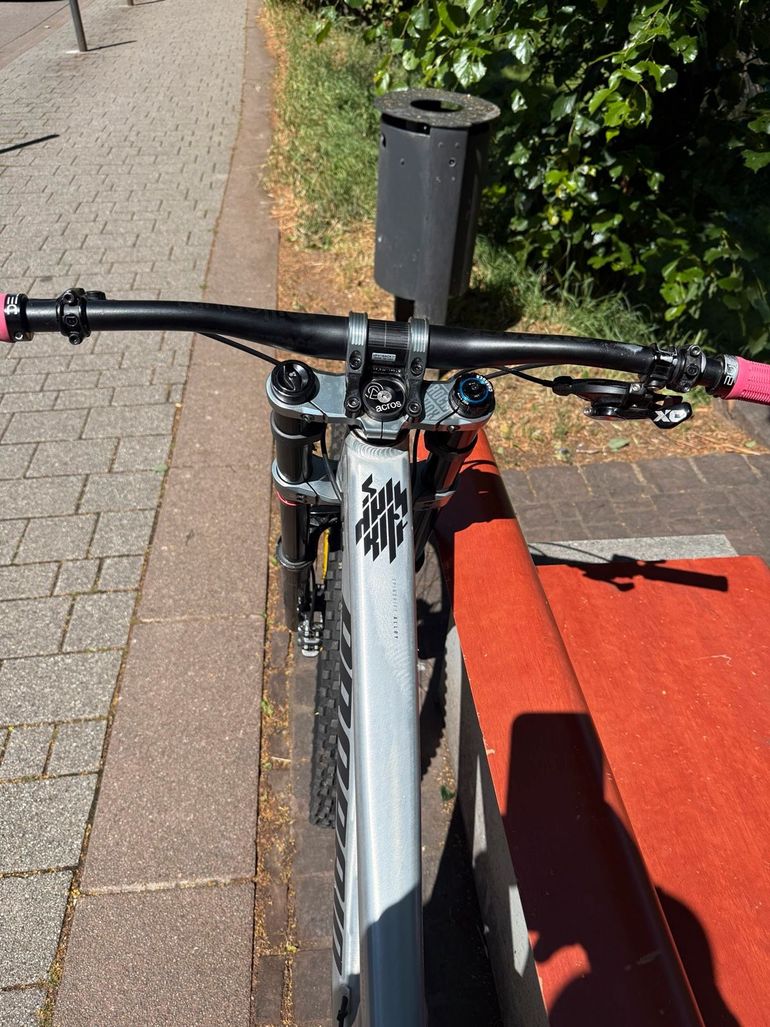 Použité Propain Spindrift SRAM GX DH 2024 Mountainbike — obrázek 15 z 20
