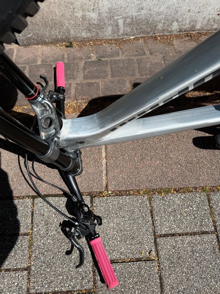 Použité Propain Spindrift SRAM GX DH 2024 Mountainbike — obrázek 19 z 20