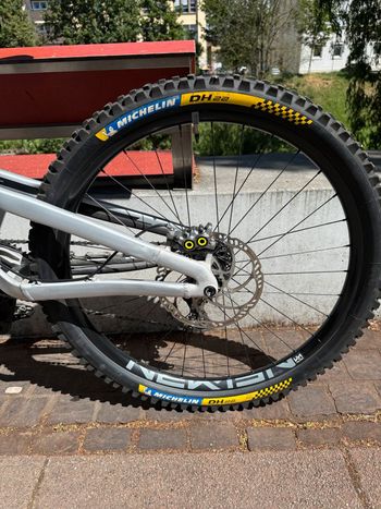 Použité Propain Spindrift SRAM GX DH 2024 Mountainbike — obrázek 9 z 20