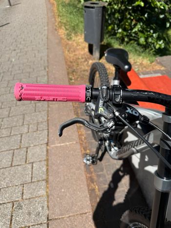 Použité Propain Spindrift SRAM GX DH 2024 Mountainbike — obrázek 7 z 20