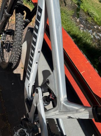 Použité Propain Spindrift SRAM GX DH 2024 Mountainbike — obrázek 14 z 20