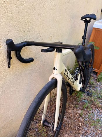 Used Canyon Ultimate CF SL 7 Di2 Aero 2024 2024 Road & Gravel, Black — image 10 of 12