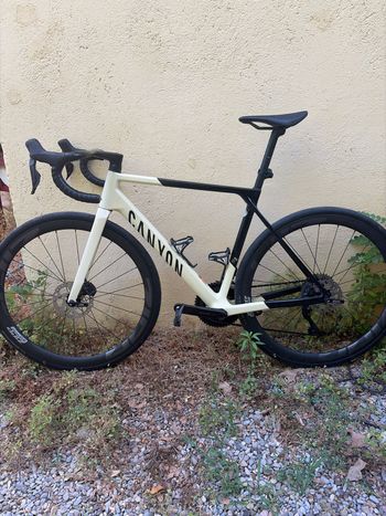 Used Canyon Ultimate CF SL 7 Di2 Aero 2024 2024 Road & Gravel, Black — image 2 of 12