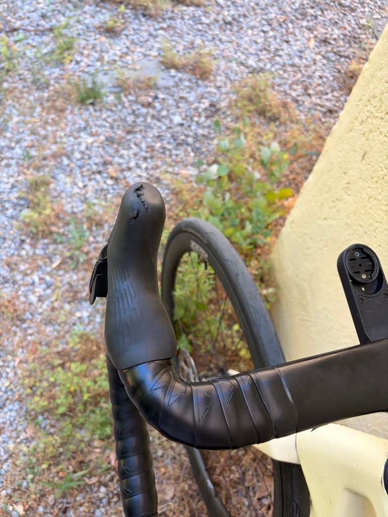 Used Canyon Ultimate CF SL 7 Di2 Aero 2024 2024 Road & Gravel, Black — image 7 of 12