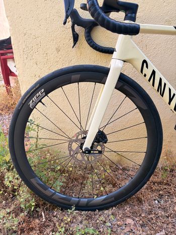 Used Canyon Ultimate CF SL 7 Di2 Aero 2024 2024 Road & Gravel, Black — image 4 of 12