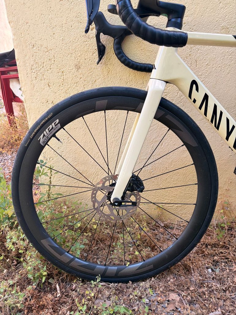 Used Canyon Ultimate CF SL 7 Di2 Aero 2024 2024 Road & Gravel, Black — image 4 of 12