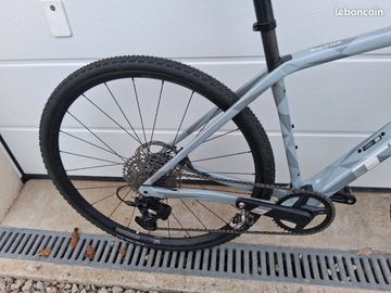 Used Trek Boone 5 2026 2026 Road & Gravel, White — image 3 of 4