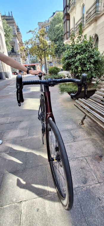 Used Scott Addict 30 2023 2023 Road & Gravel, Red — image 17 of 19