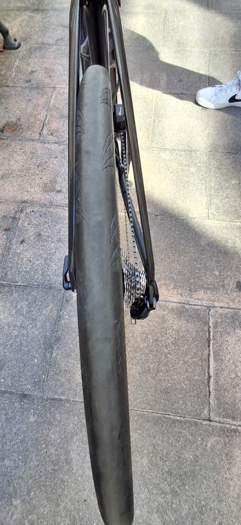 Used Scott Addict 30 2023 2023 Road & Gravel, Red — image 18 of 19