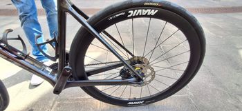 Used Scott Addict 30 2023 2023 Road & Gravel, Red — image 5 of 19