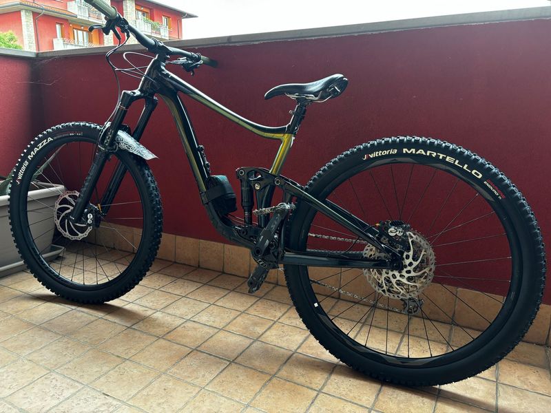 Gebrauchtes Giant Reign 29 2 2021 2021 Mountainbike, Schwarz, 29 — Bild 1 von 7