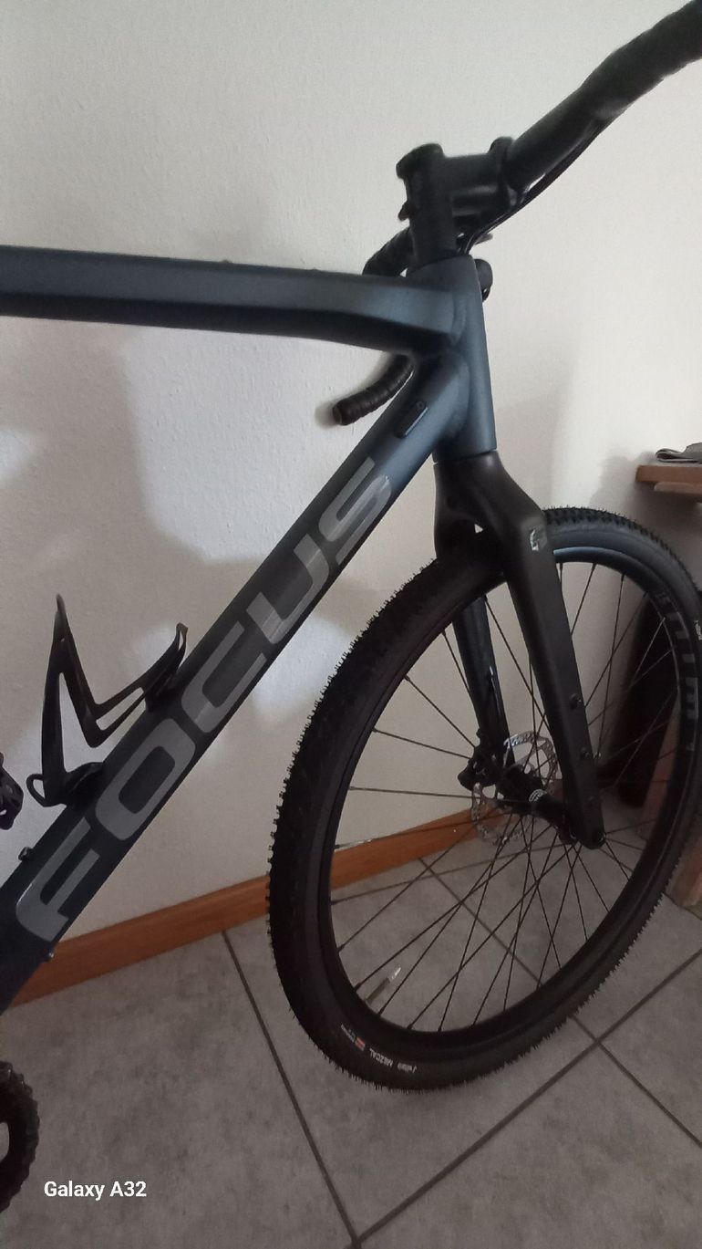 Used Focus Atlas Shimano GRX 2022 Road & Gravel, Light Gray — image 5 of 9