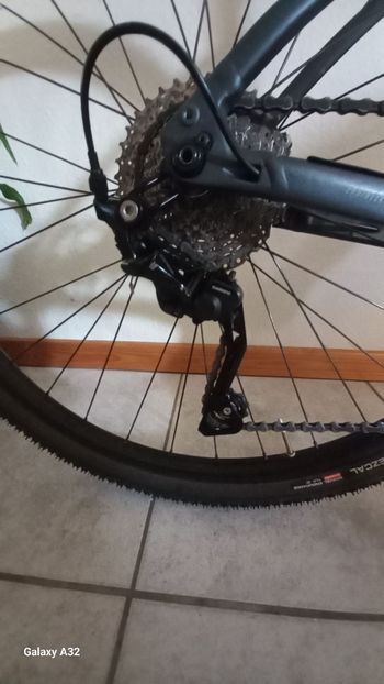 Used Focus Atlas Shimano GRX 2022 Road & Gravel, Light Gray — image 3 of 9
