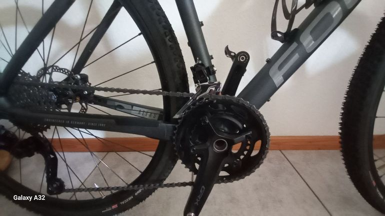 Used Focus Atlas Shimano GRX 2022 Road & Gravel, Light Gray — image 2 of 9