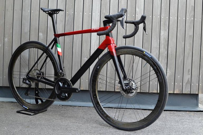Used Colnago C68 Shimano Ultegra Di2 2023 Road & Gravel, Black — image 2 of 5