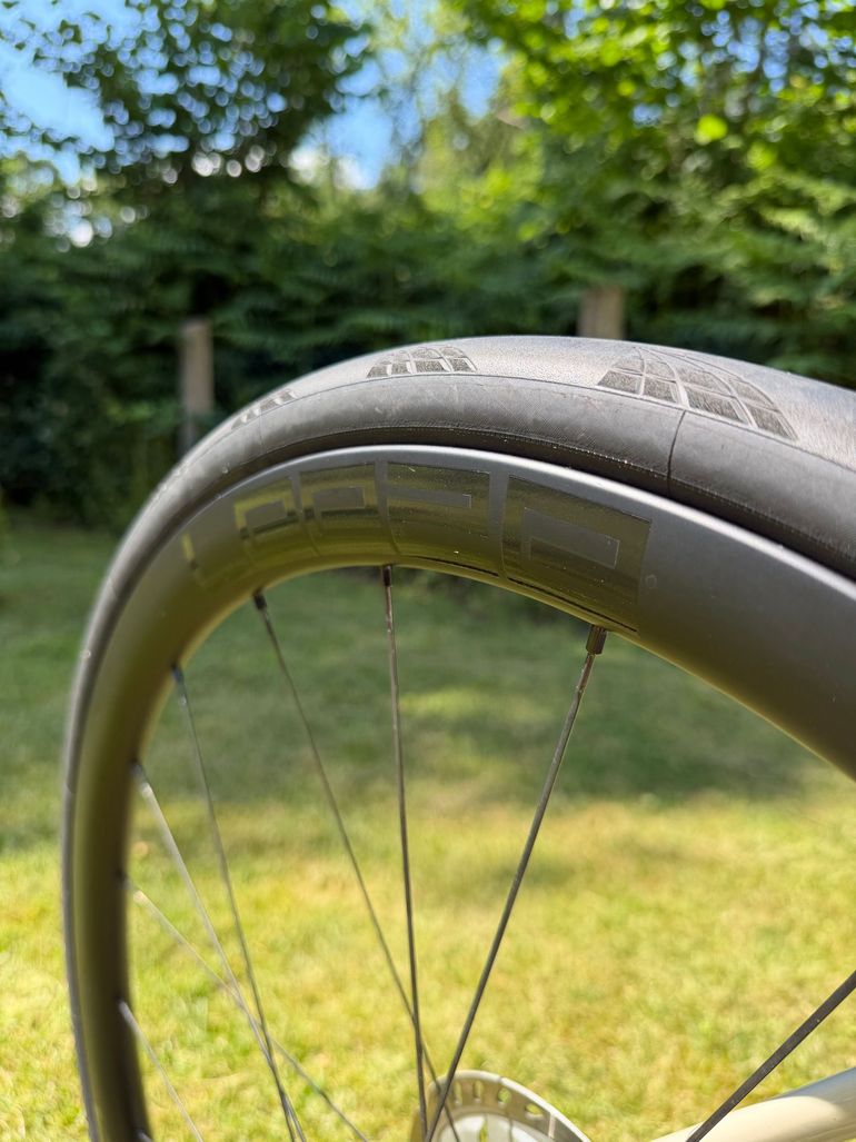 Used Canyon Endurace CF 8 Di2 2024 2024 Road & Gravel, Orange — image 6 of 10
