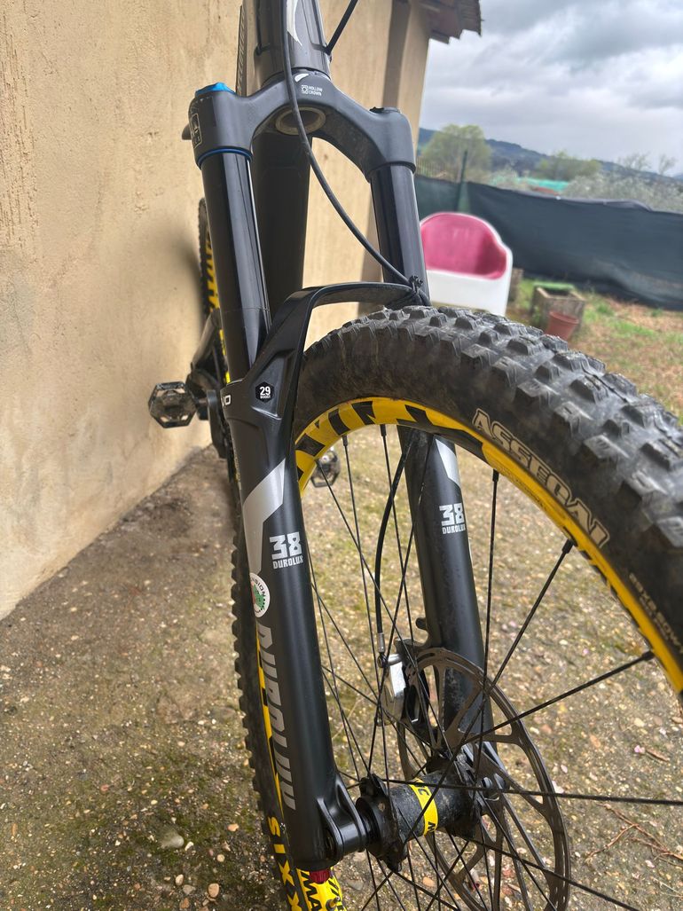 Used Specialized S-Works Stumpjumper 15 2026 2026 Mountainbike, Black, 29, 27.5 — image 6 of 9