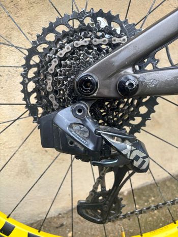 Used Specialized S-Works Stumpjumper 15 2026 2026 Mountainbike, Black, 29, 27.5 — image 4 of 9
