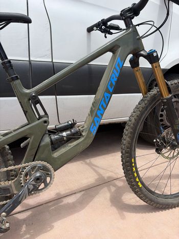 Used Santa Cruz Bronson SRAM Rival eTap AXS 2020 Mountainbike, Green — image 4 of 4